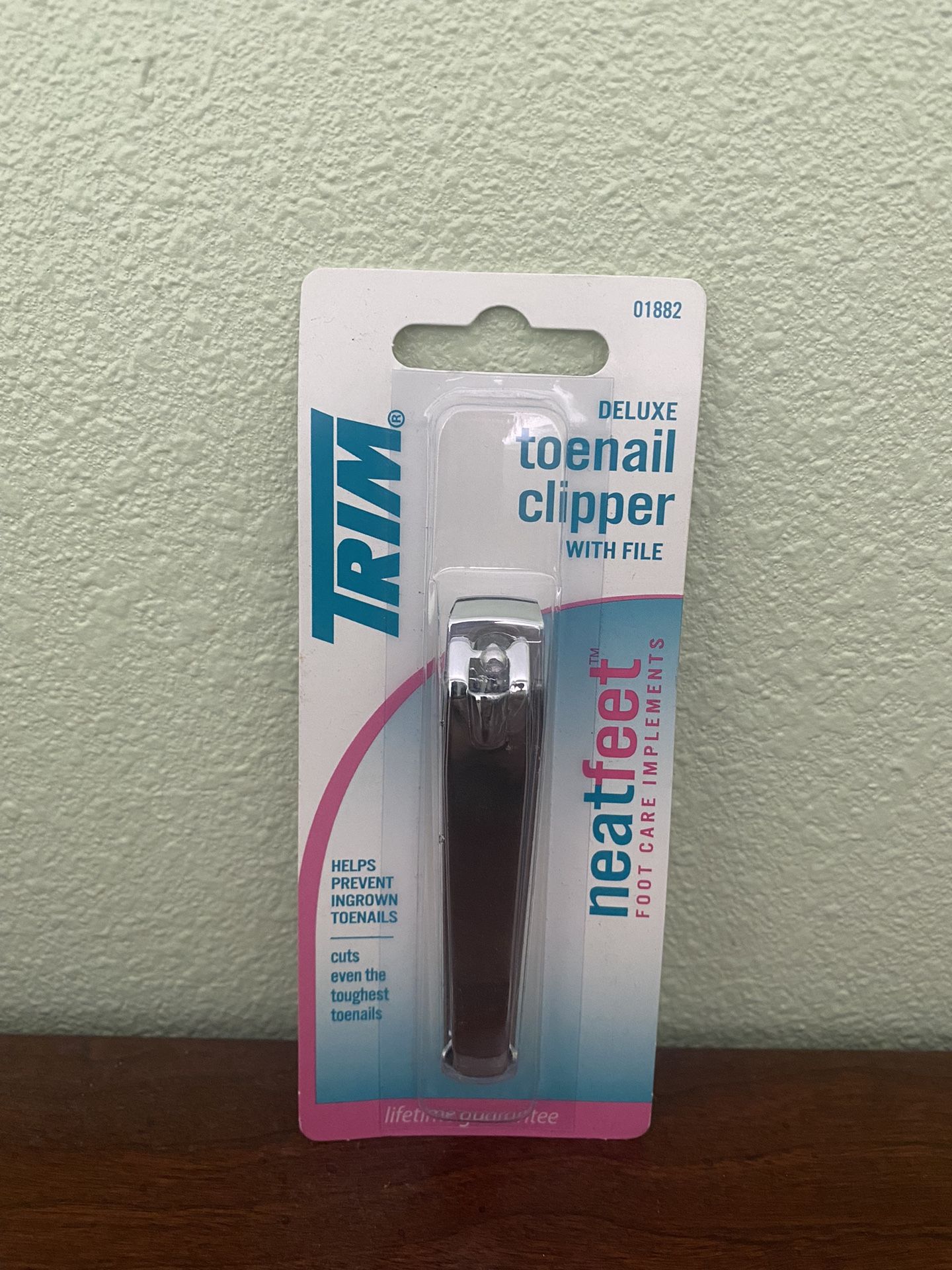 TRIM Deluxe Toe nail clippers with file