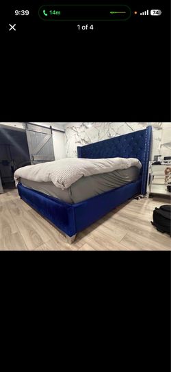 King size bed.  No mattress