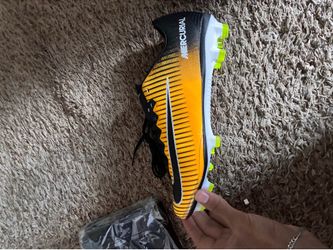 Soccer cleats