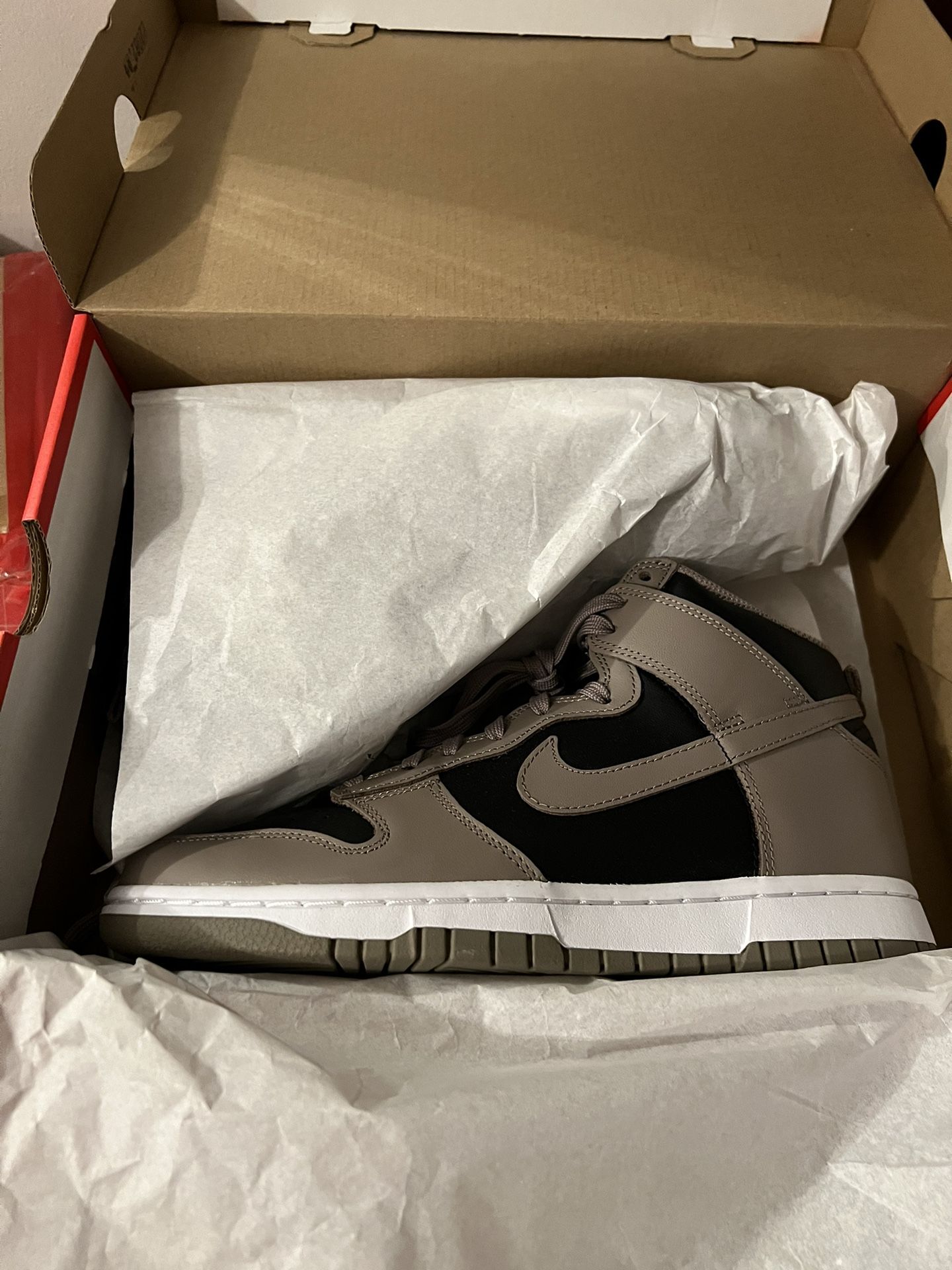 Nike Dunk High Black Moon Fossil Size 8.5 w DS
