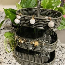 Super Cute, Sturdy,Well made, Hand Woven kitchen Counter Display Basket(NEW)