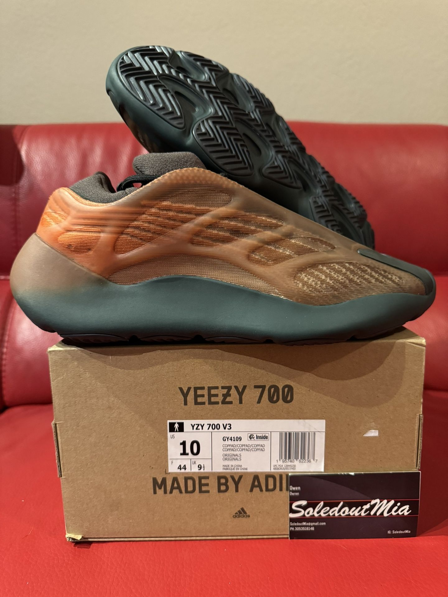 DEADSTOCK ADIDAS ULTRABOOST YEEZY 700 V3 COPPER FADE SZ10
