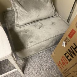 CHAIR 