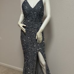 Brandnew Beautiful Dress Size Small / Medium Stretchable Retai Value $849 + Tax 
