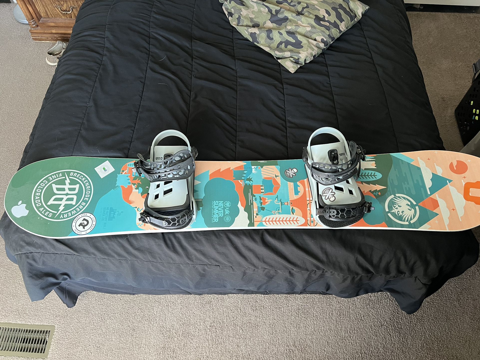 Never Summer Snow Board And Union STR Bindings