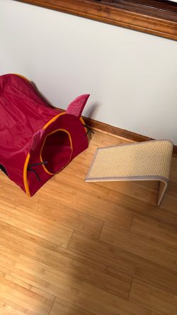 Cat Scratcher & House