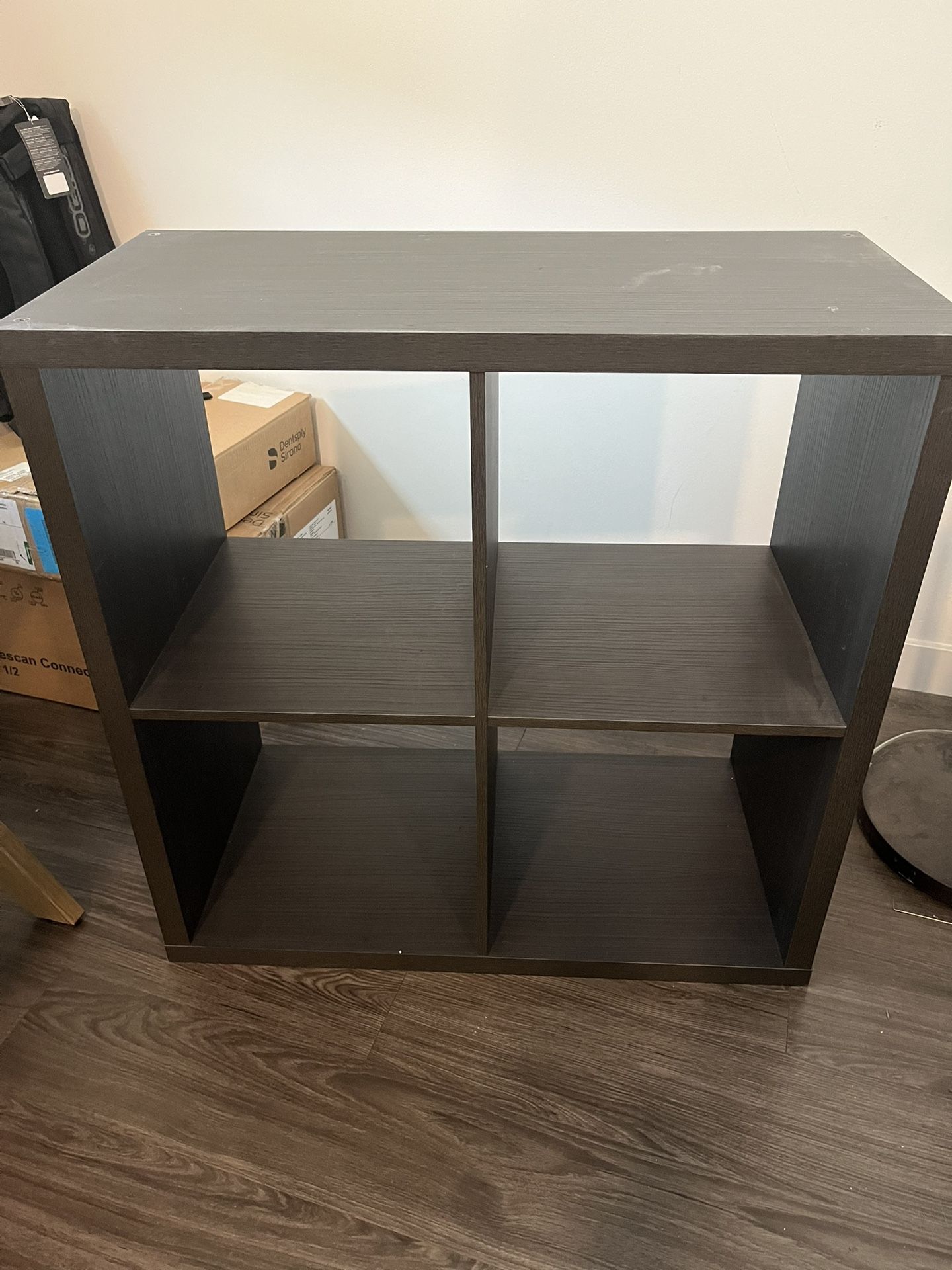 4 Cube Table