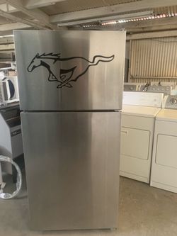 Fridge Whirlpool good condition 90 days warranty Refry Whirpool buenas Condiciones 90 dias de Garantia