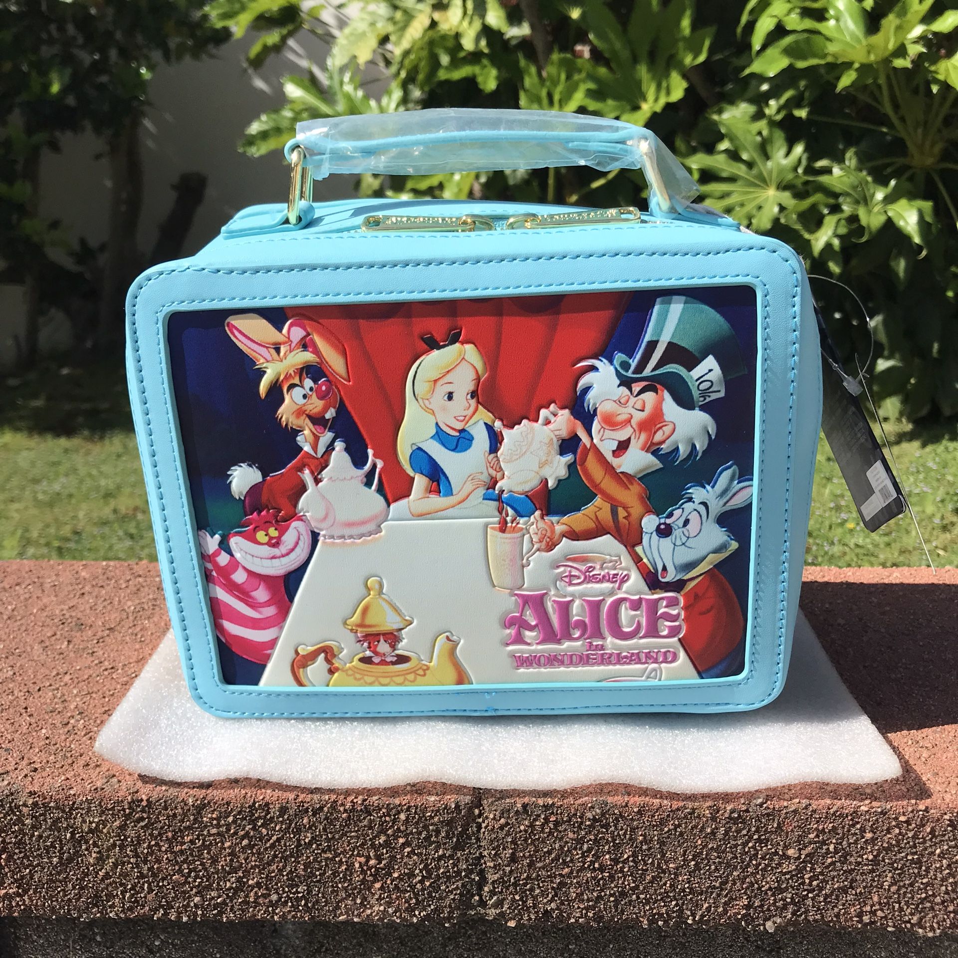DISNEY LOUNGEFLY ALICE IN WONDERLAND SCENES LUNCH BOX CROSSBODY BAG