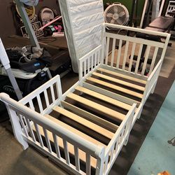 Dream On Me Emma 3-in-1 Convertible Toddler Bed in white