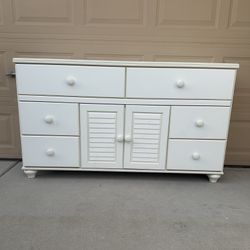 Dresser 6-Drawers 