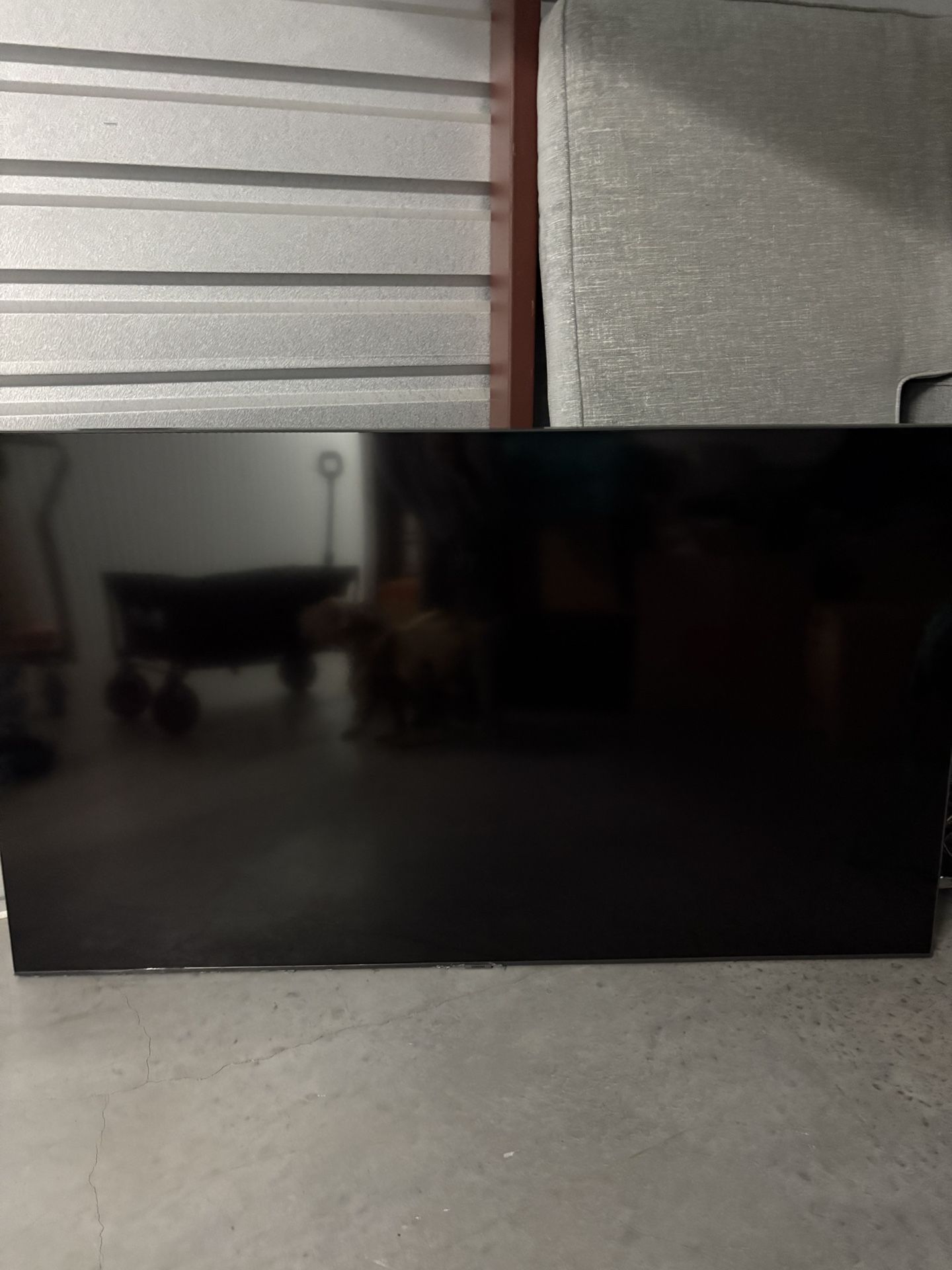 75” Samsung Flat Screen Smart TV – Wall-Mount Ready