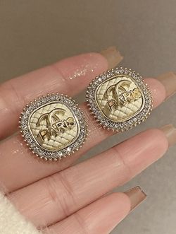 ♥️STUNNING New Earrings♥️
