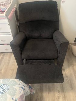 Manual recliner couch
