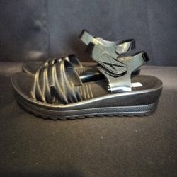 Women's Black LOVE Fashion Sandals (Size 7)