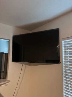 Queens size /65 smart tv