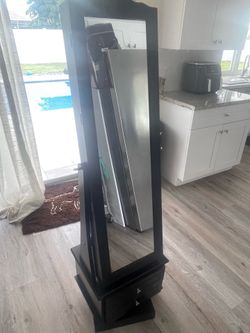 Mirror Jewelry Vanity