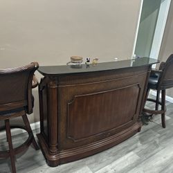 Bar + 2 Chairs 
