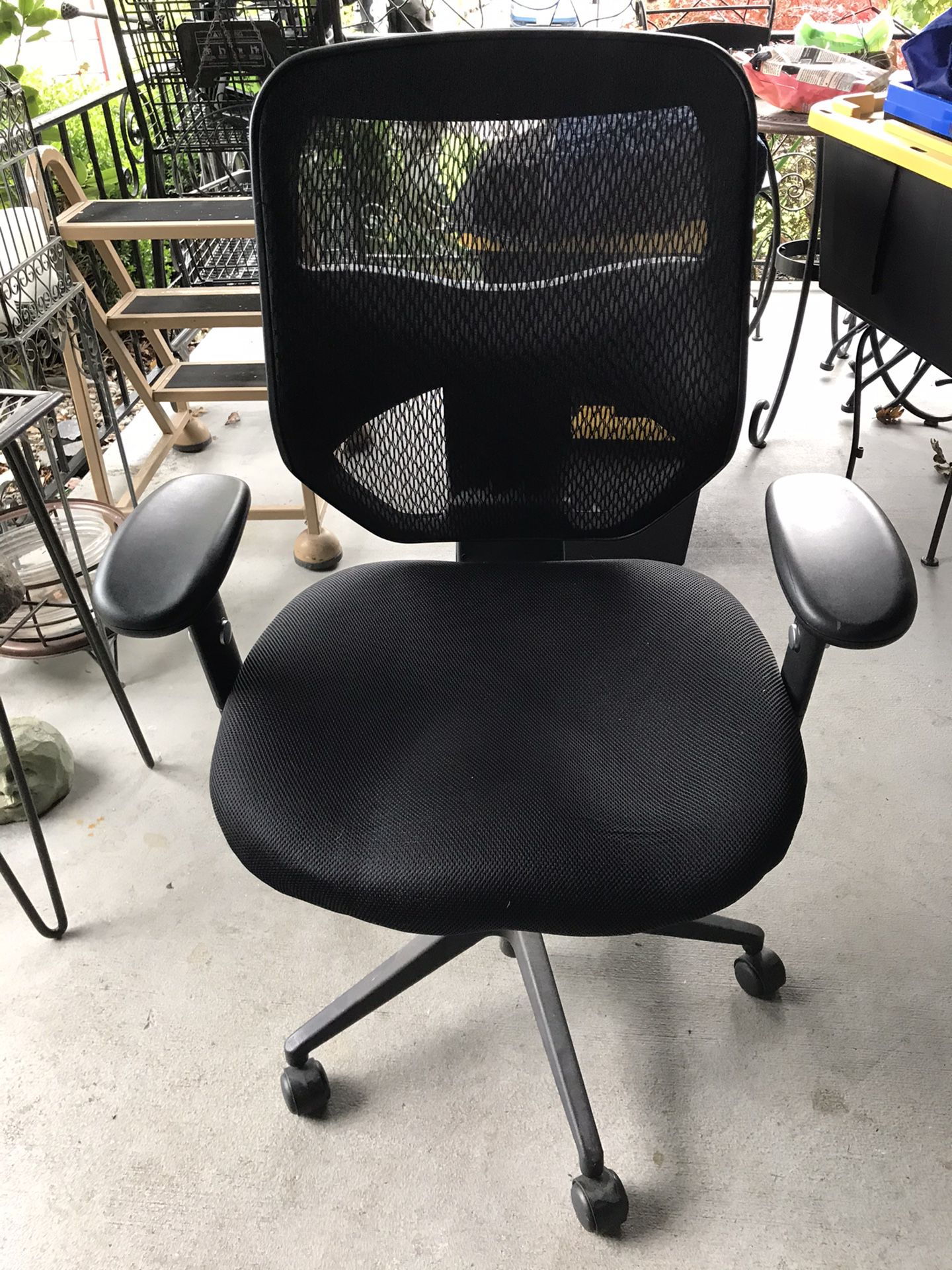 Adjustable Office / desk chair