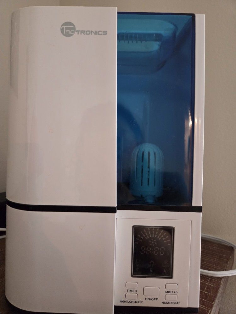 Humidifiers X 2