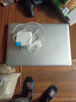 Apple MacBook