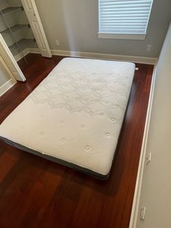 Queen Size Mattress White Quilted