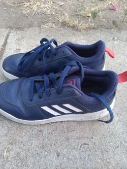 !! Boys Shoes Adidas Size 3