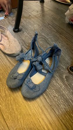 11c Gap sandals