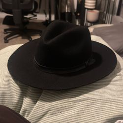 Staring at stars Urban Outfitters hat