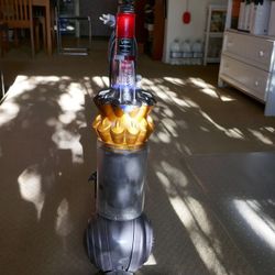 DYSON SMALL BALL CORDER UPRIGHT VACUUM CLEANER 