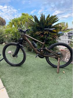 2025 Turbo Kenevo SL 2 Comp mountain bike