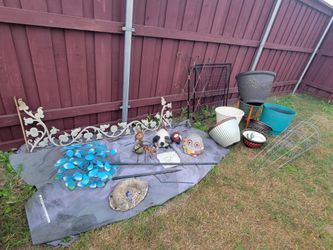 All garden pots and decor, trellises, spinner, 5 ft vine