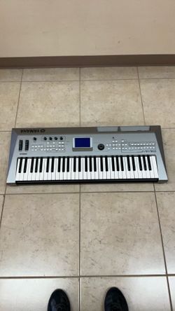 YAMAHA MM6 61 KEYS KEYBOARD SYNTHESIZER MUSIC WORKSHOP W/POWER CORD.