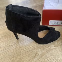 Women’s Size 91/2 Black Suede Heels