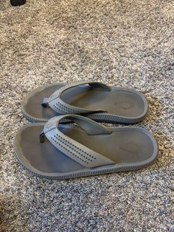 Olukai ulele men’s size 10 sandals