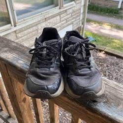 Black New Balance Running Shoes – Size 11