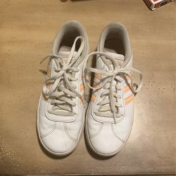 Girl’s Adidas