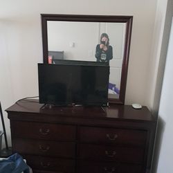 6 Dresser Drawer With Mirror Attached 
