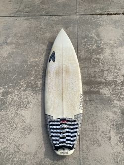 5’7” Robert’s Epoxy Surf Board