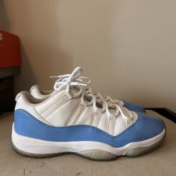 Air Jordan 11 Low UNC