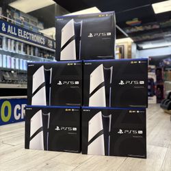 PlayStation 5 Pro (Bundles Available) (Take It Home In Payment/ llévatelo a casa en pagos) 