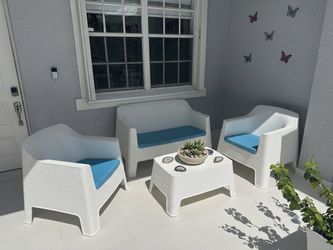 Set Moderno de Muebles de Exterior (4 Piezas) con Mesa  – ¡NUEVO!