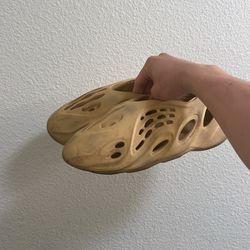 Foam Runners Size 11