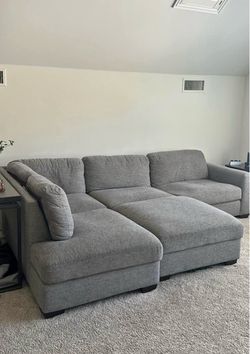THOMASVILLE SECTIONAL COUCH
