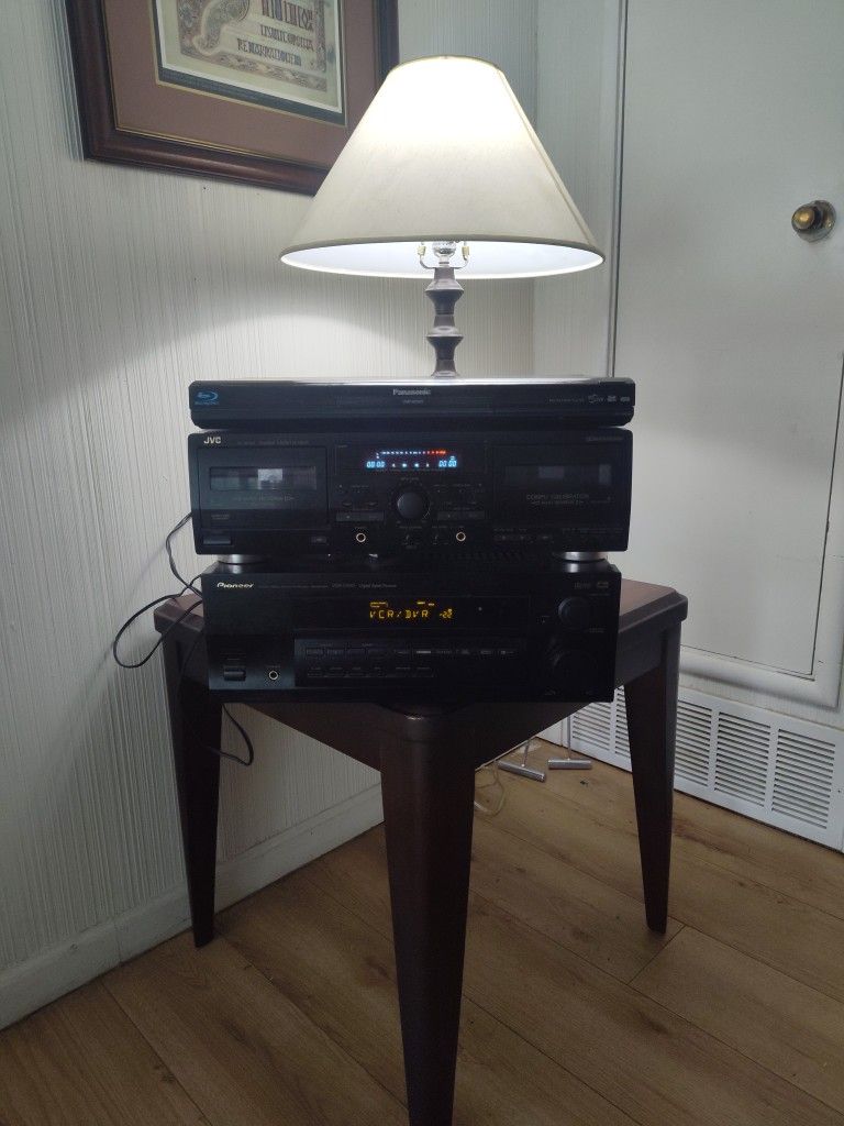 Pioneer 250w Receiver And JVC  Double Caset Deck And  .  Blu Ray DVD Media  Player 