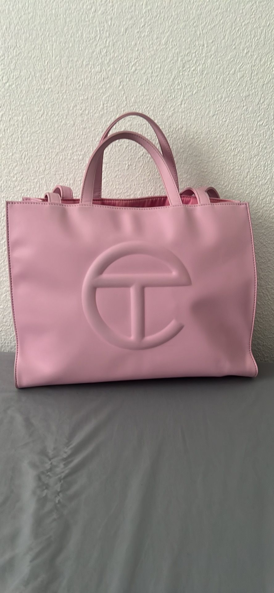 Large bubblegum Telfar Shopping bag