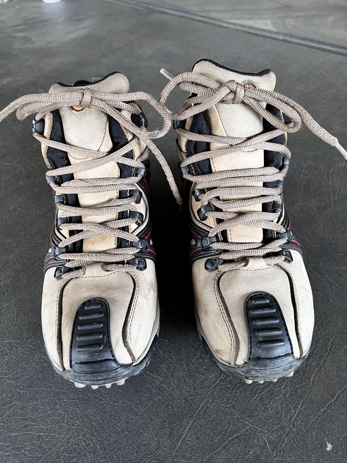 Merrill Hiking Boots-women’s