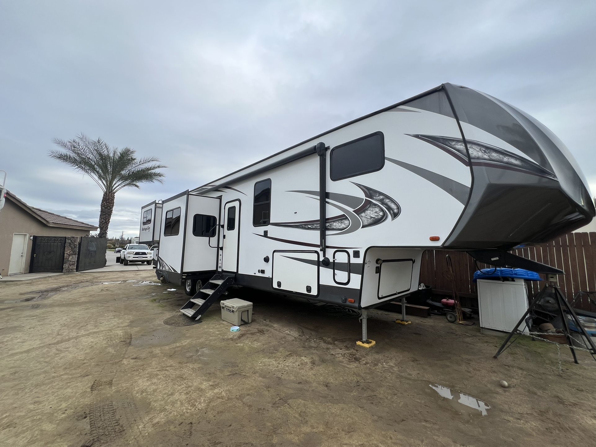 2019 Forest River 372RD