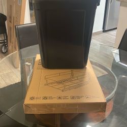 Pull out trash can shelf with door mounting kit