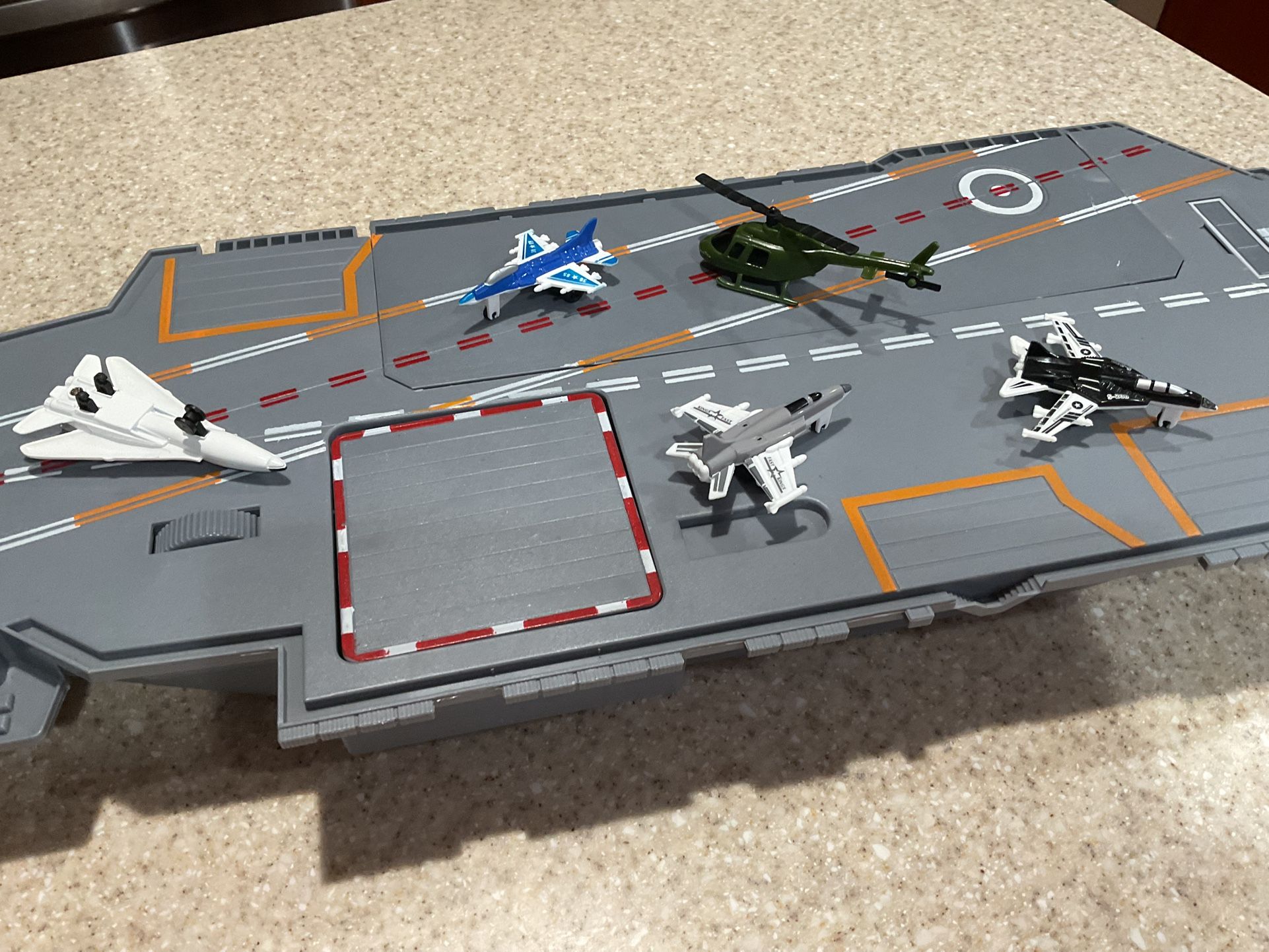 Air Craft Toy Carrier
